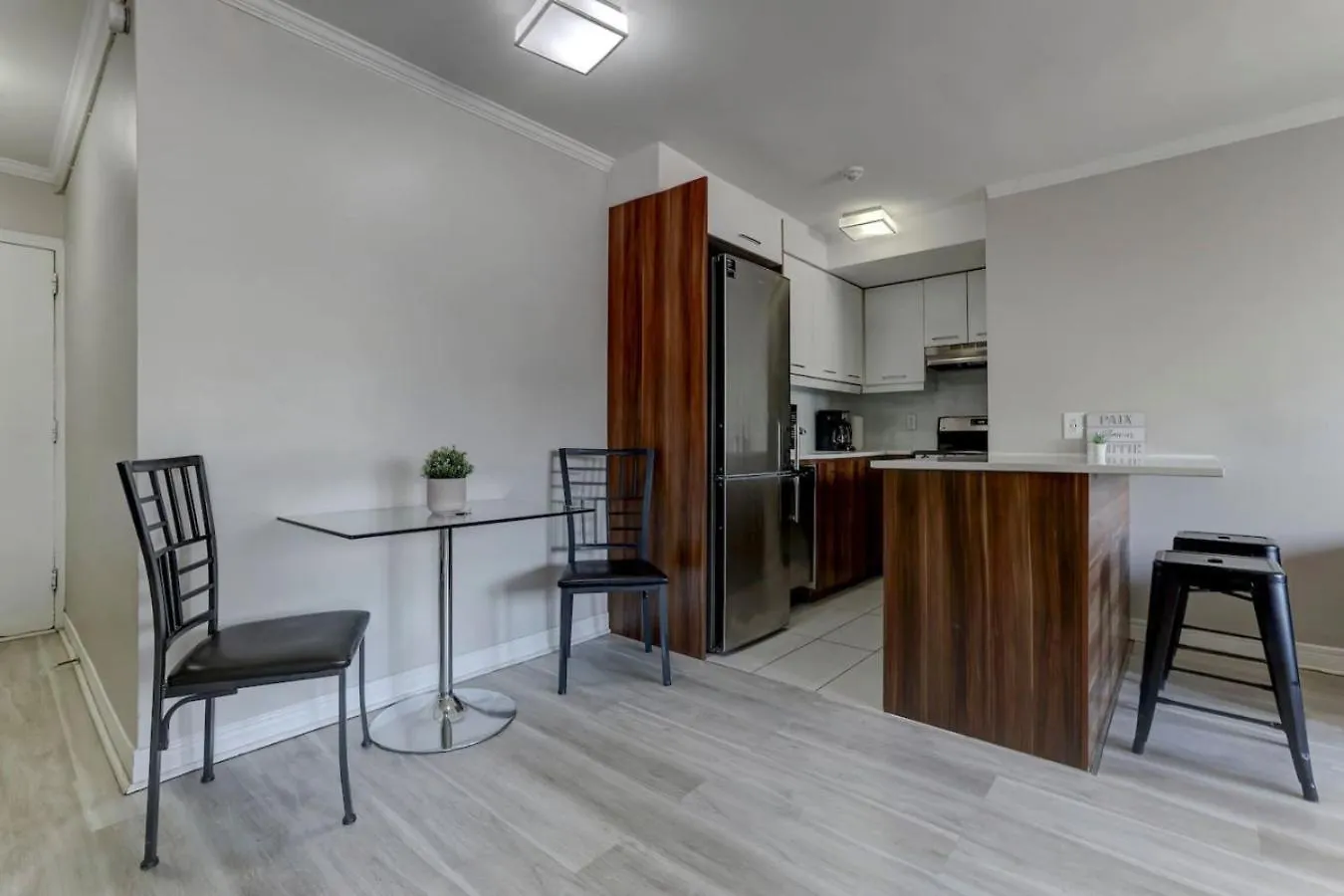 Breathtaking Views And Downtown Energy Daire Montréal